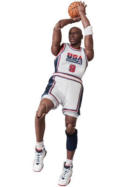 MAFEX No. 132 Michael Jordan (1992 TEAM USA) — side view