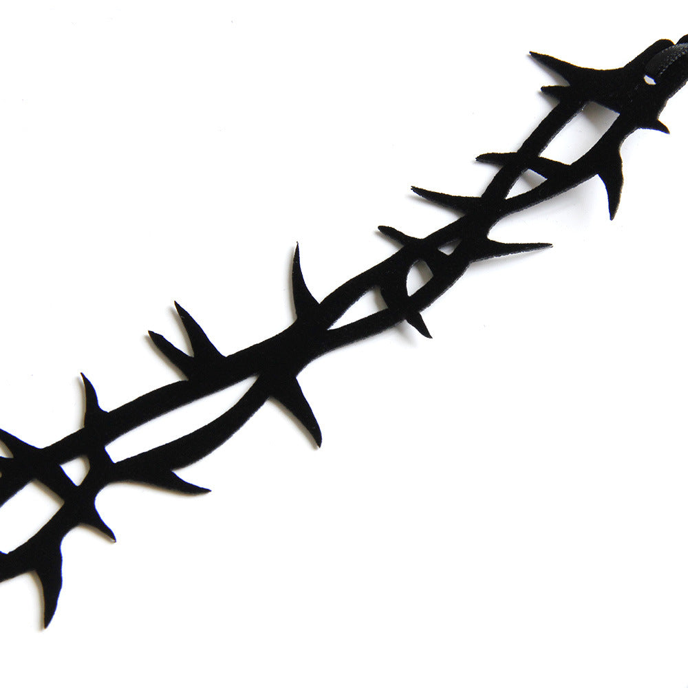 Halloween Witch Cosplay Thorns Necklace — scale reference