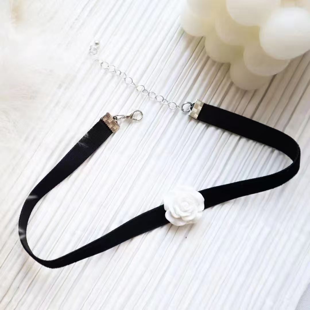 Y2K Black Diamond Punk Choker Necklace | Magic Stories