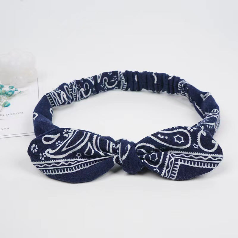 Bunny ears knotted elastic headband — detail