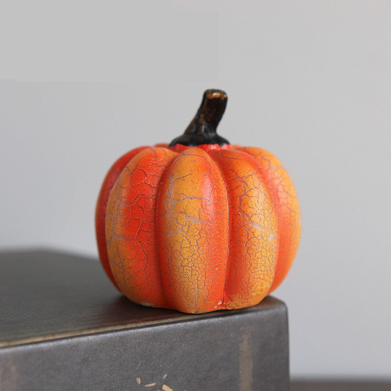 Halloween Pumpkin Lantern LED — scale reference