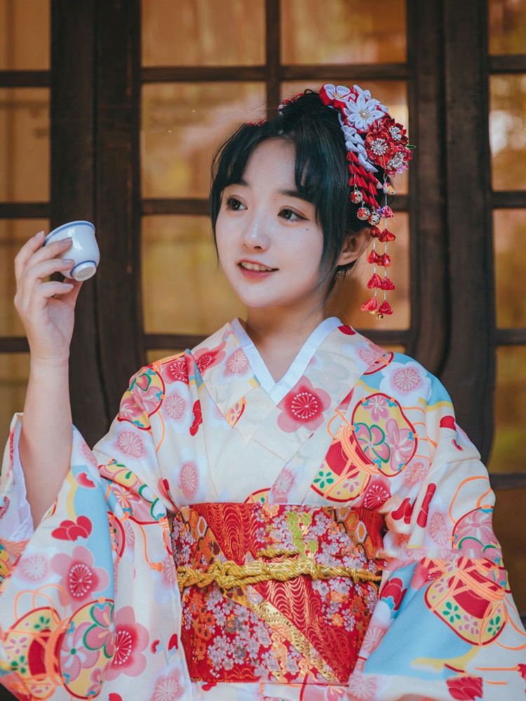 Shenming Girl Formal Dress Traditional Japanese Kimono Dress — scale reference