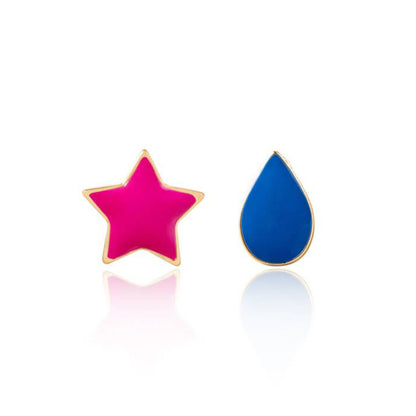 Cosplay Anime Hunter x Hunter Hisoka Earrings Enamel Teardrop Star Stud Earrings — in use