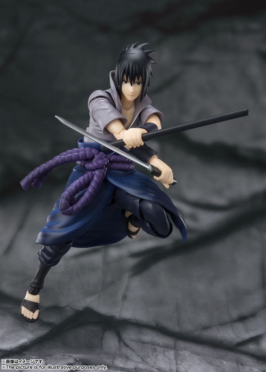 Naruto: Shippuden S.H.Figuarts Sasuke Uchiha (He Who Bears All Hatred) — back view