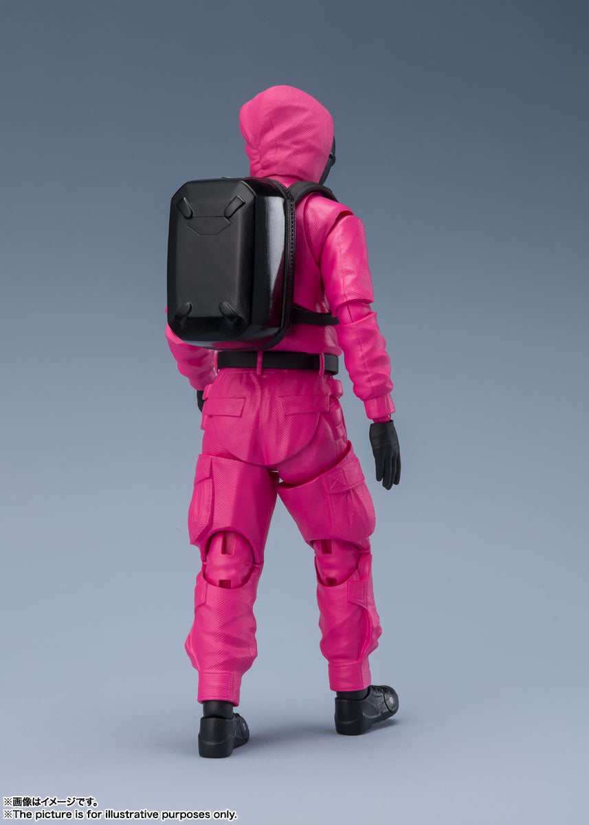Squid Game S.H.Figuarts Masked Worker / Masked Manager — detail