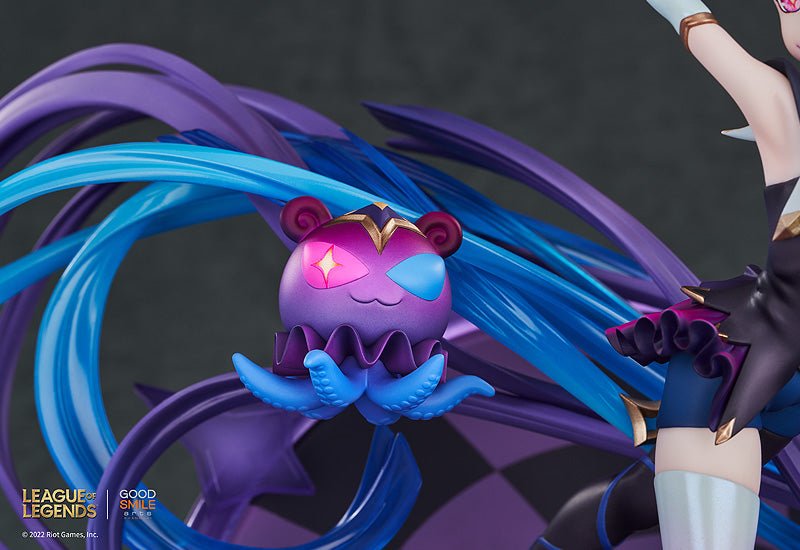 League of Legends Star Guardian Zoe 1/7 Complete Figure — in use